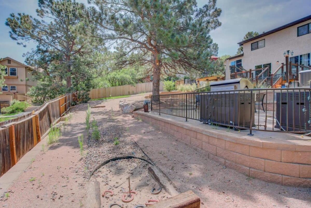 4Br Near Usafa Entertain W Lg Backyard & Hot Tub Villa Colorado Springs Ngoại thất bức ảnh